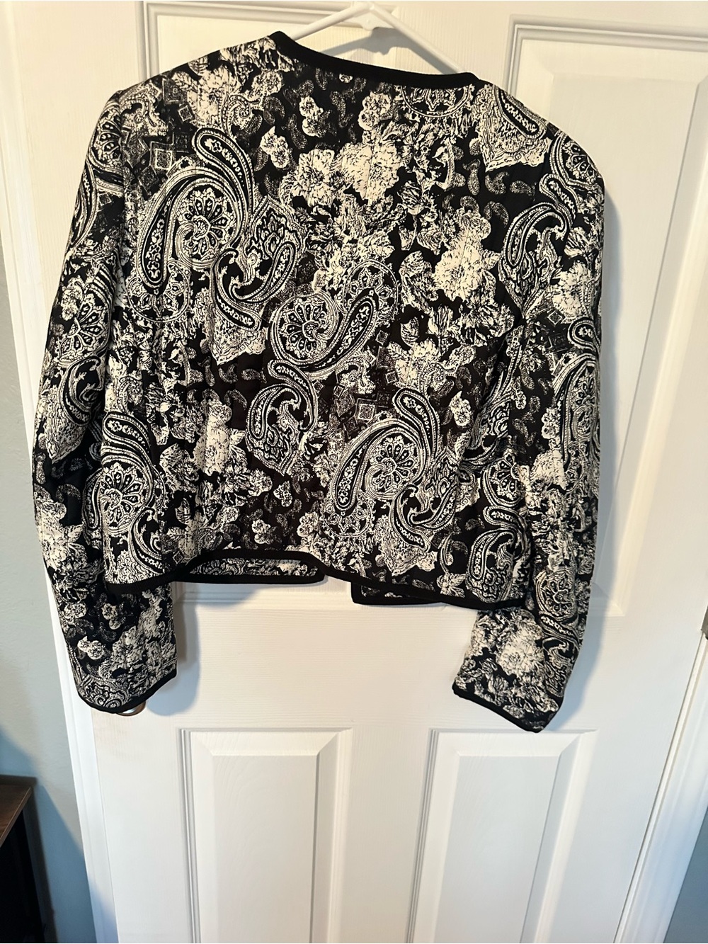 Nili Lotan The Bono Jacket- Black & White Paisley Cropped Jacket - Picture 5 of 7